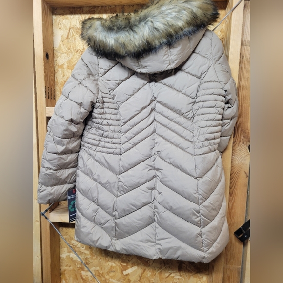 Halitech NWT Women's Beige Quilted Jacket with Faux Fur Hood Size XL - Picture 2 of 10